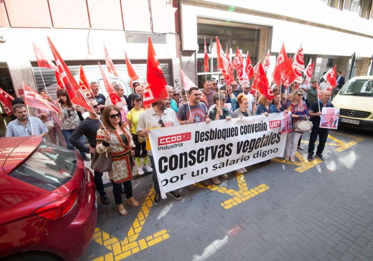 Protesta por el convenio de conservas vegetales.