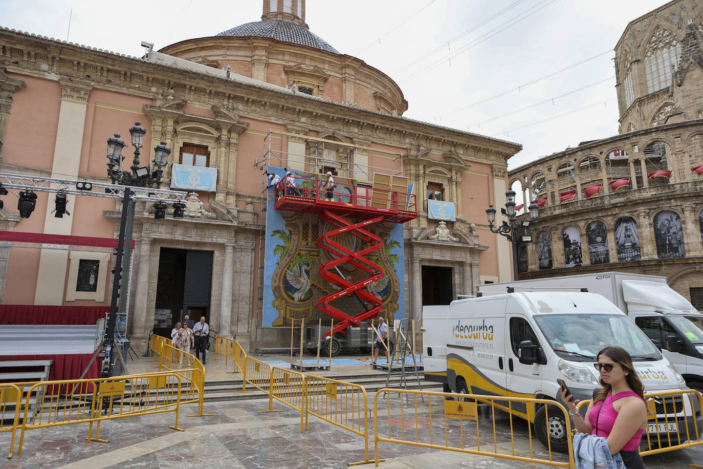 Así es el tapiz del Centenario de la Coronación de la Virgen de los Desamparados