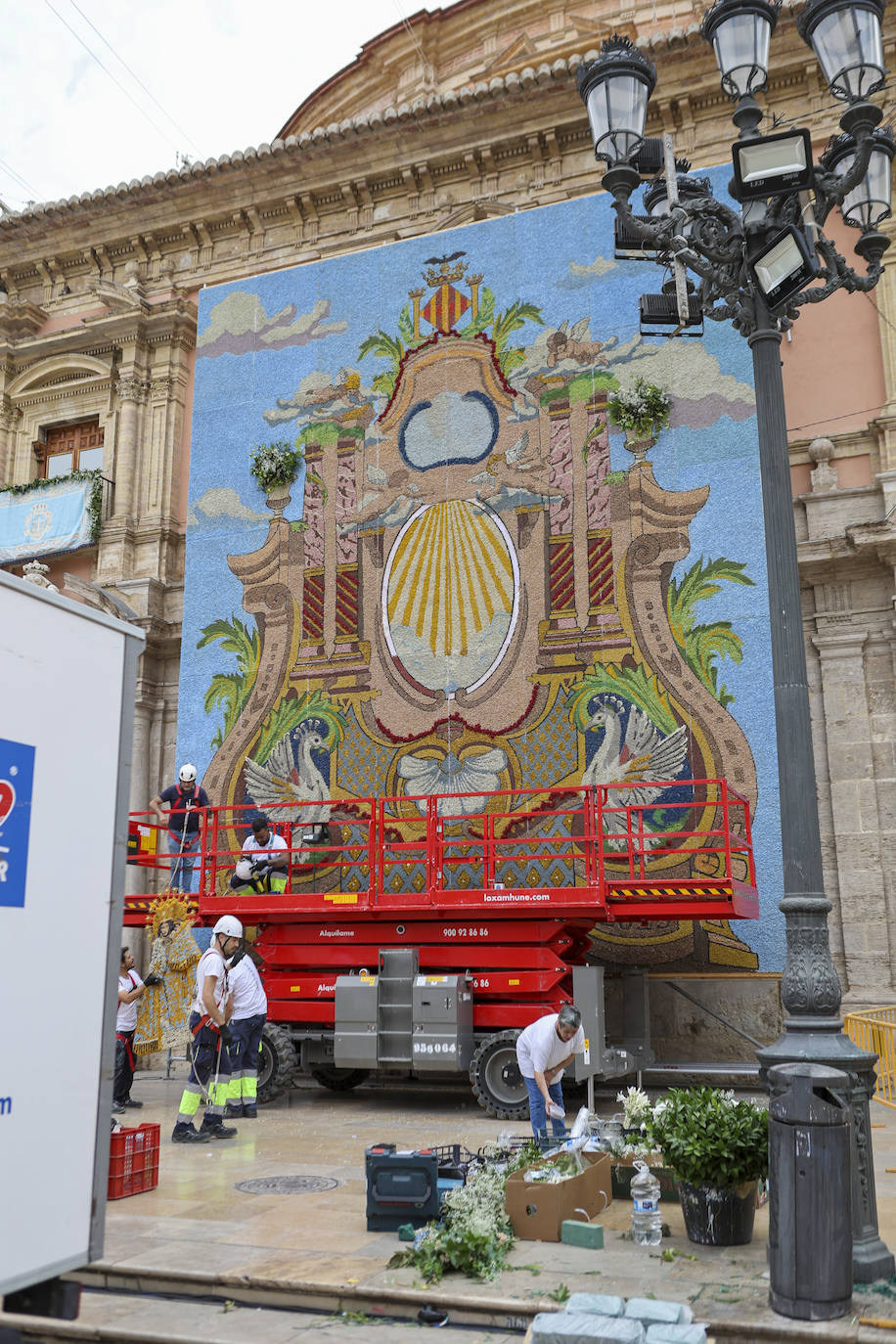 Así es el tapiz del Centenario de la Coronación de la Virgen de los Desamparados