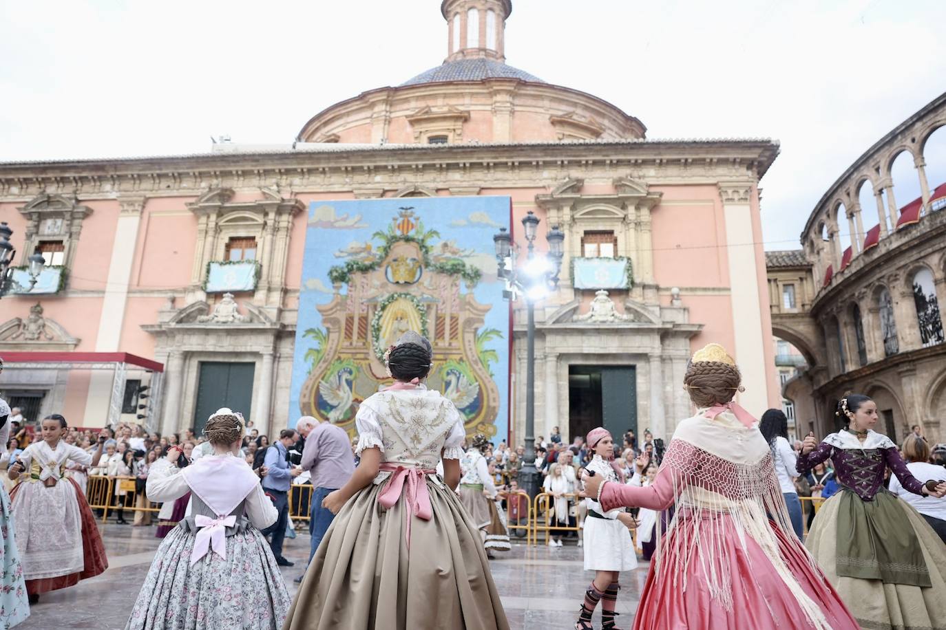 Dansà infantil a la Virgen de los Desamparados