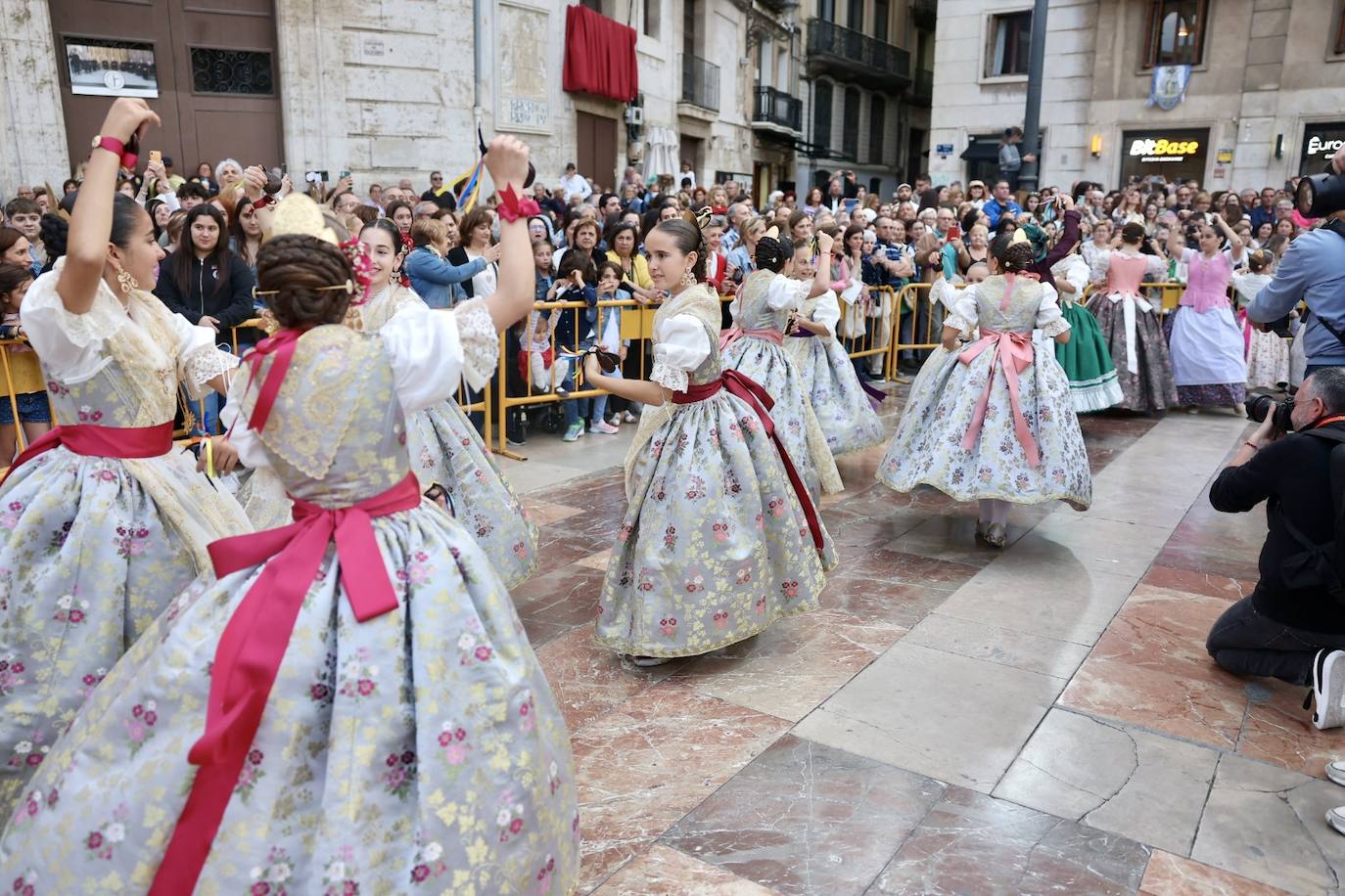 Dansà infantil a la Virgen de los Desamparados