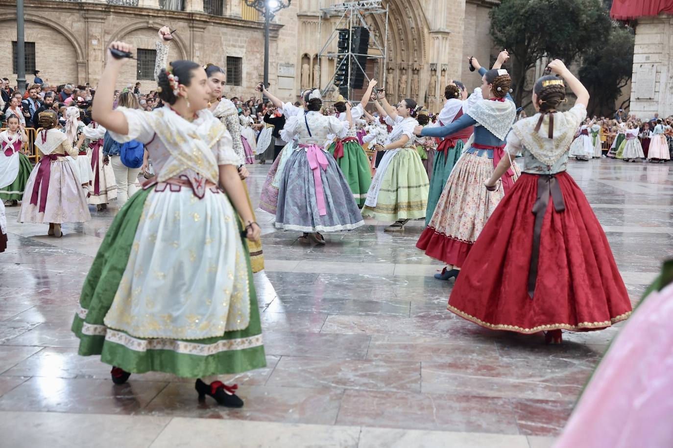 Dansà infantil a la Virgen de los Desamparados