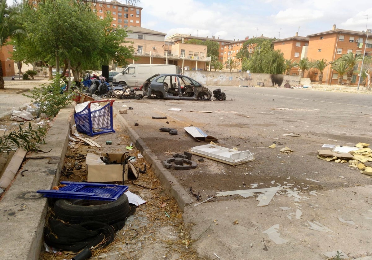 Coche quemado en la Coma,Paterna.