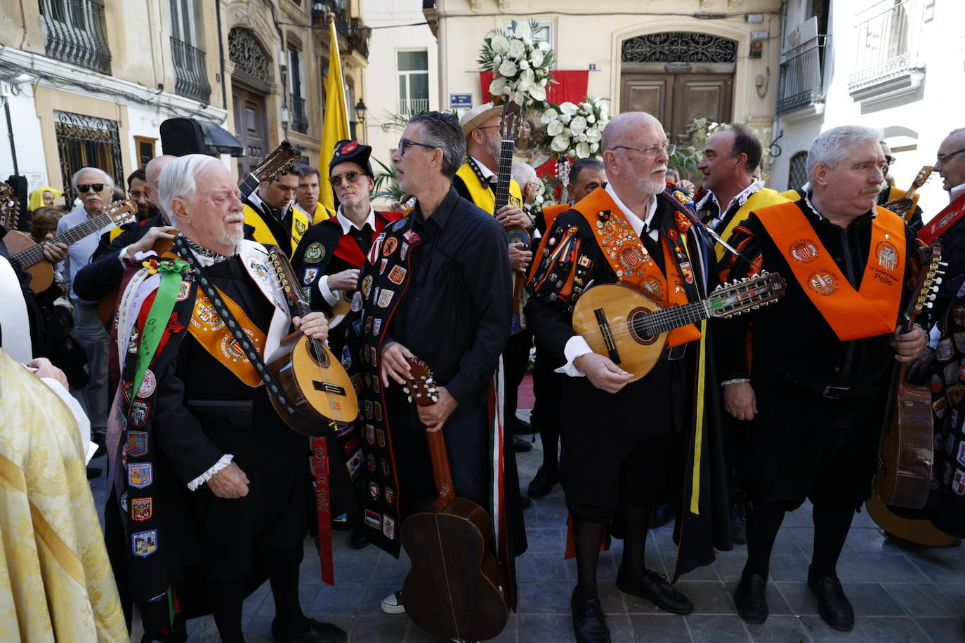 Las mejores imágenes de la procesión extraordinaria por el centenario de la Coronación de la Virgen de los Desamparados