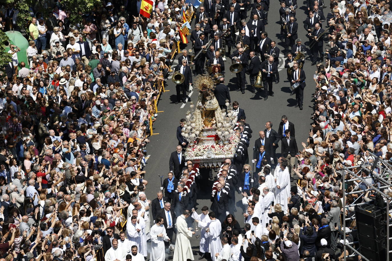 Las mejores imágenes de la procesión extraordinaria por el centenario de la Coronación de la Virgen de los Desamparados