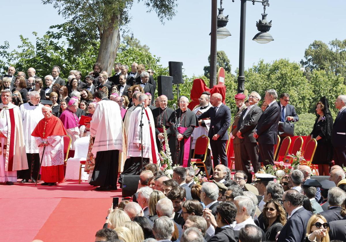 El alcalde Joan Ribó, abucheado en el primer acto que participa en ocho años en homenaje a la Virgen