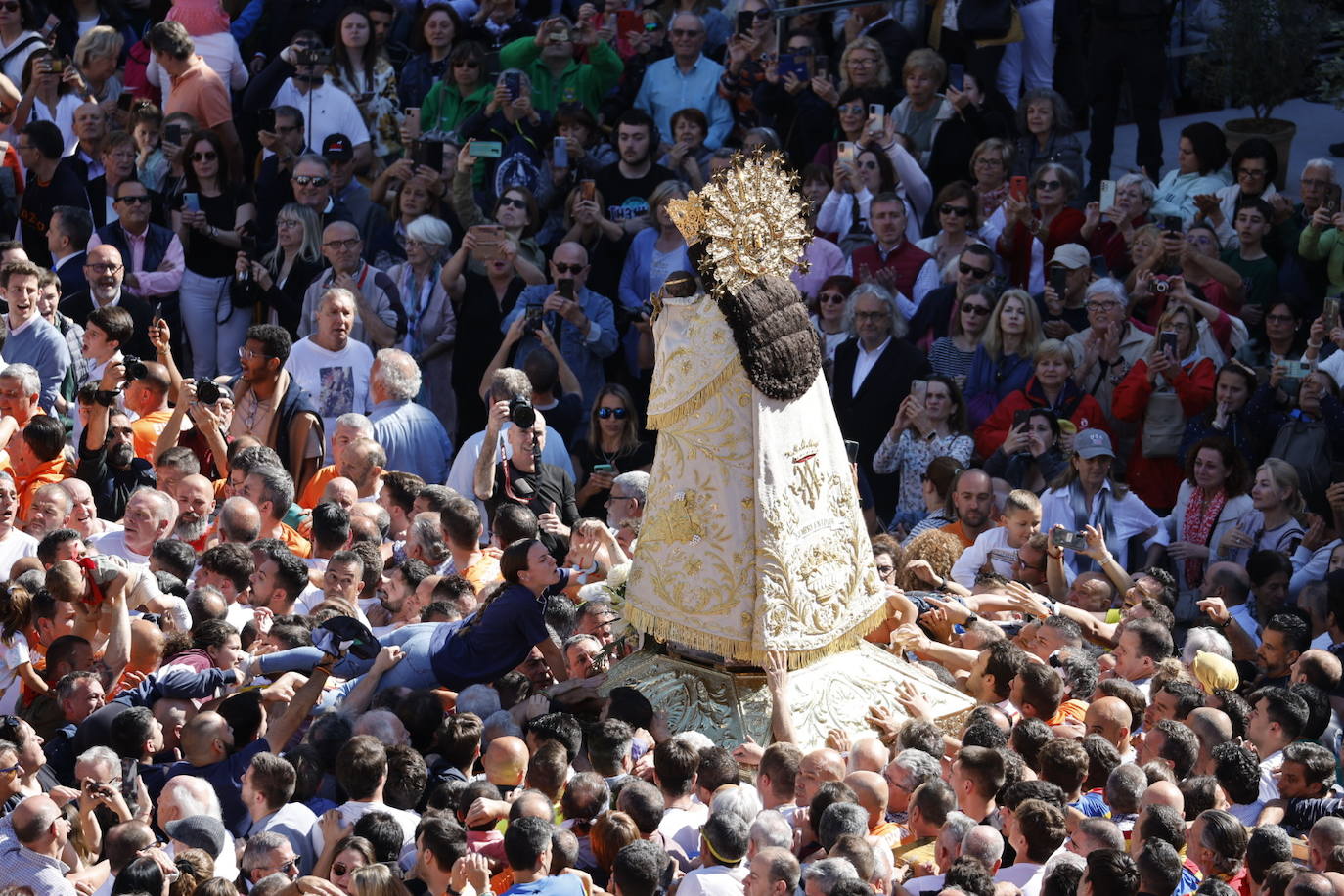 Así ha sido el Traslado de la Virgen de los Desamparados