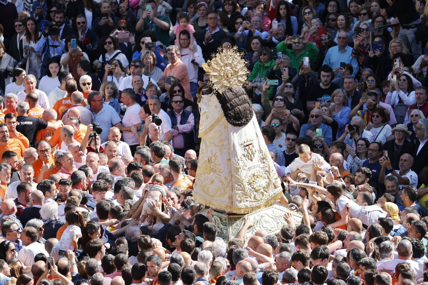 Así ha sido el Traslado de la Virgen de los Desamparados