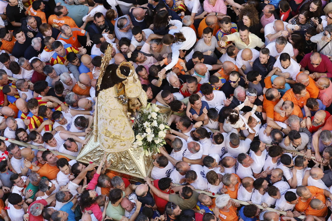 Así ha sido el Traslado de la Virgen de los Desamparados