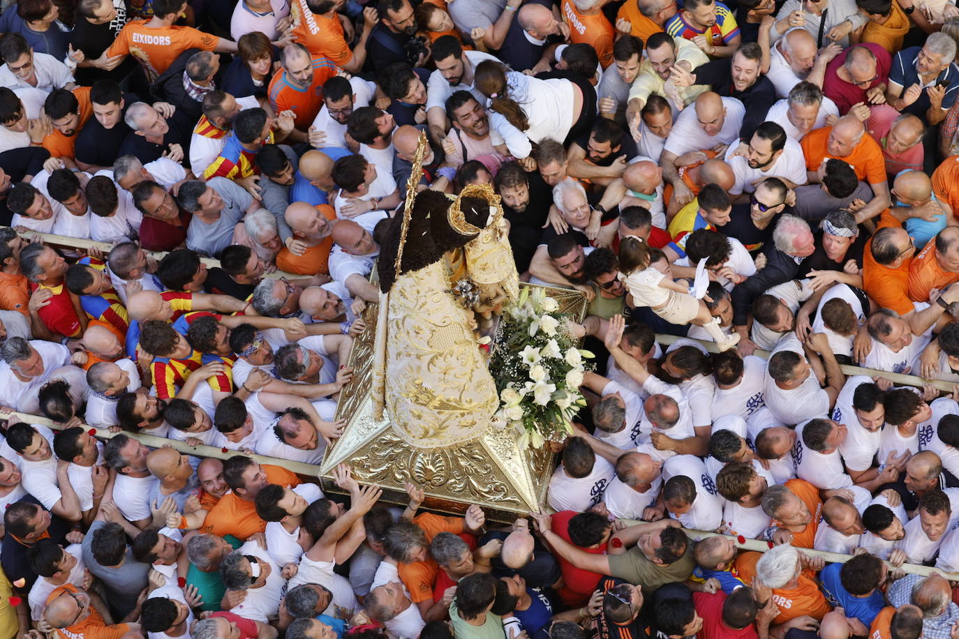 Así ha sido el Traslado de la Virgen de los Desamparados