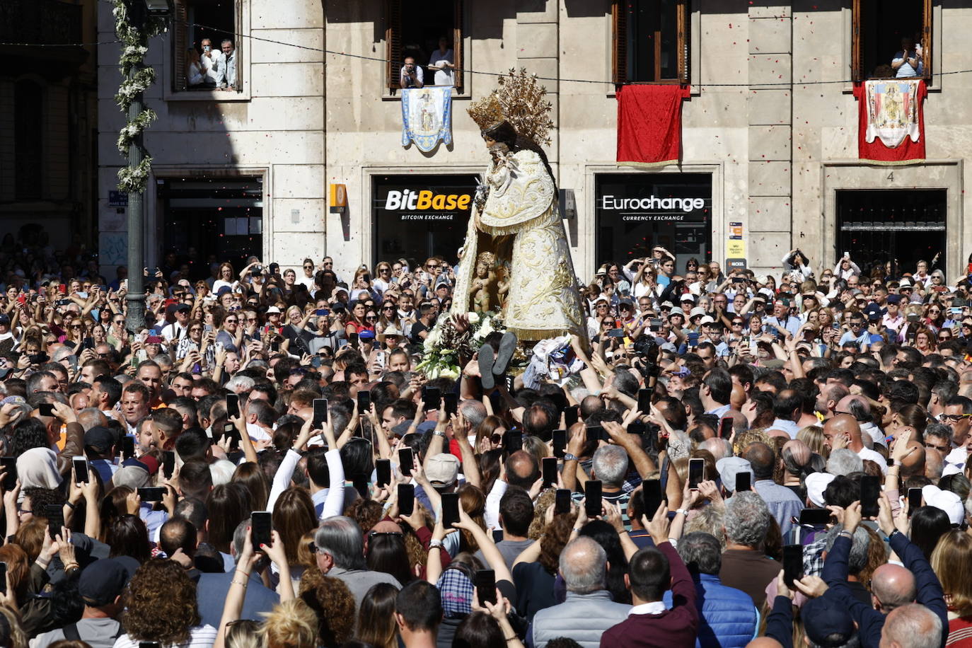 Así ha sido el Traslado de la Virgen de los Desamparados