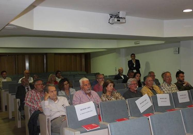 Imagen principal - Presentación Feria Hábitat Valencia 2023 en el Colegio Oficial de Agentes Comerciales de Valencia