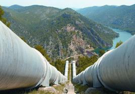 Sistema de impulsión de las aguas de los embalses de la cabecera del Tajo, en el punto de arranque del Trasvase.