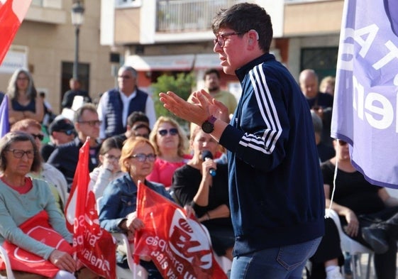 Pilar Lima, durante el mitin de este jueves en la plaza de Patraix.