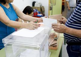 Votación en un colegio electoral.