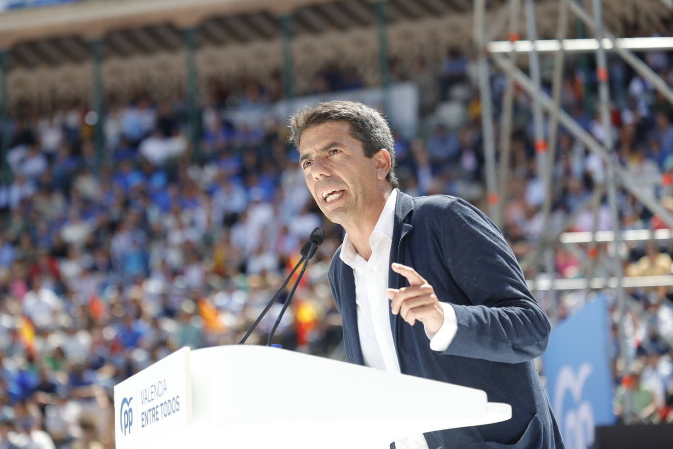 Fotos: el PP llena la plaza de toros en su mitin en Valencia