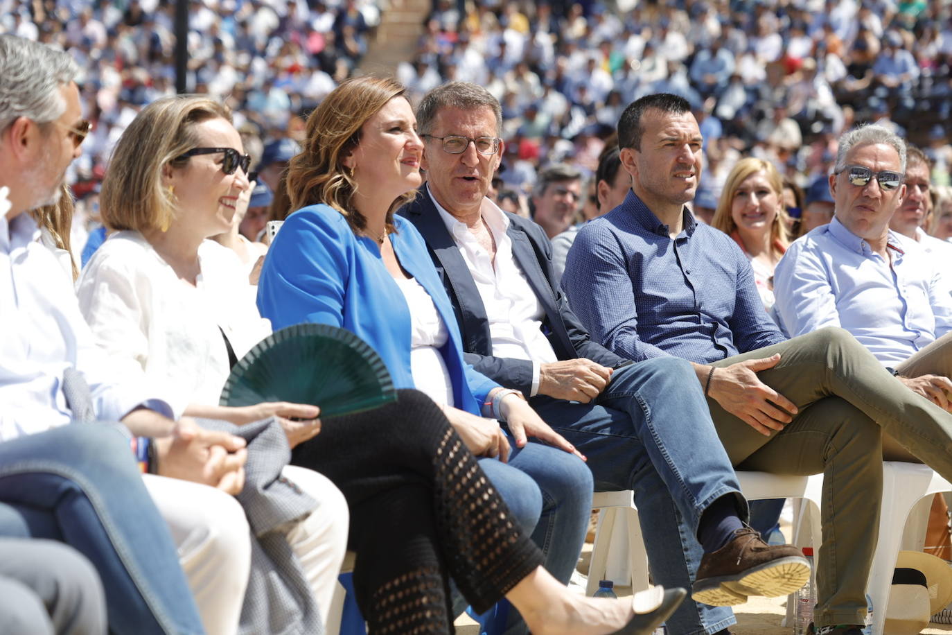 Fotos: el PP llena la plaza de toros en su mitin en Valencia