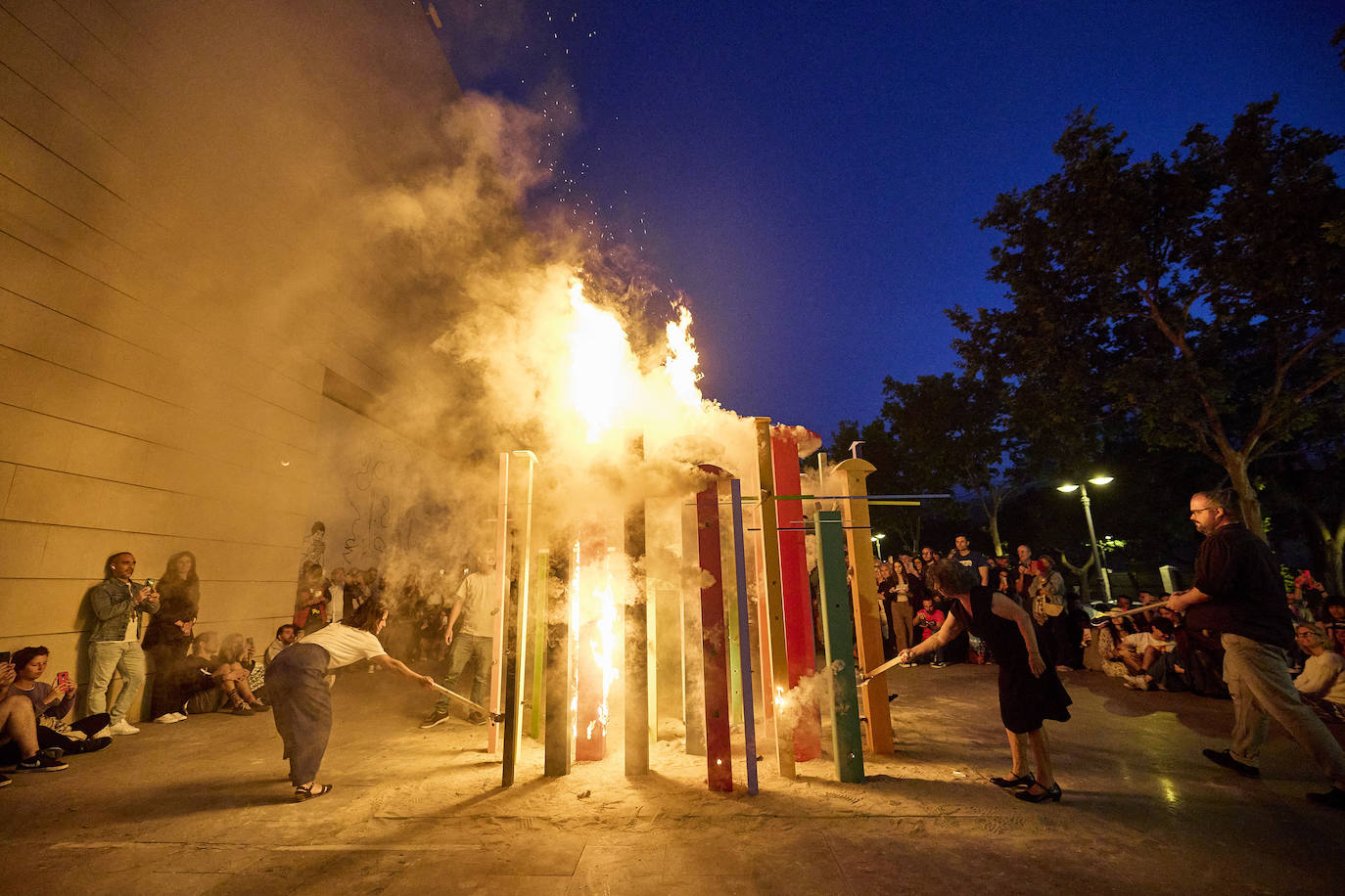 El IVAM festeja la Noche Europea de los Museos con la &#039;cremà&#039; de la falla del artista Alfredo Ruiz