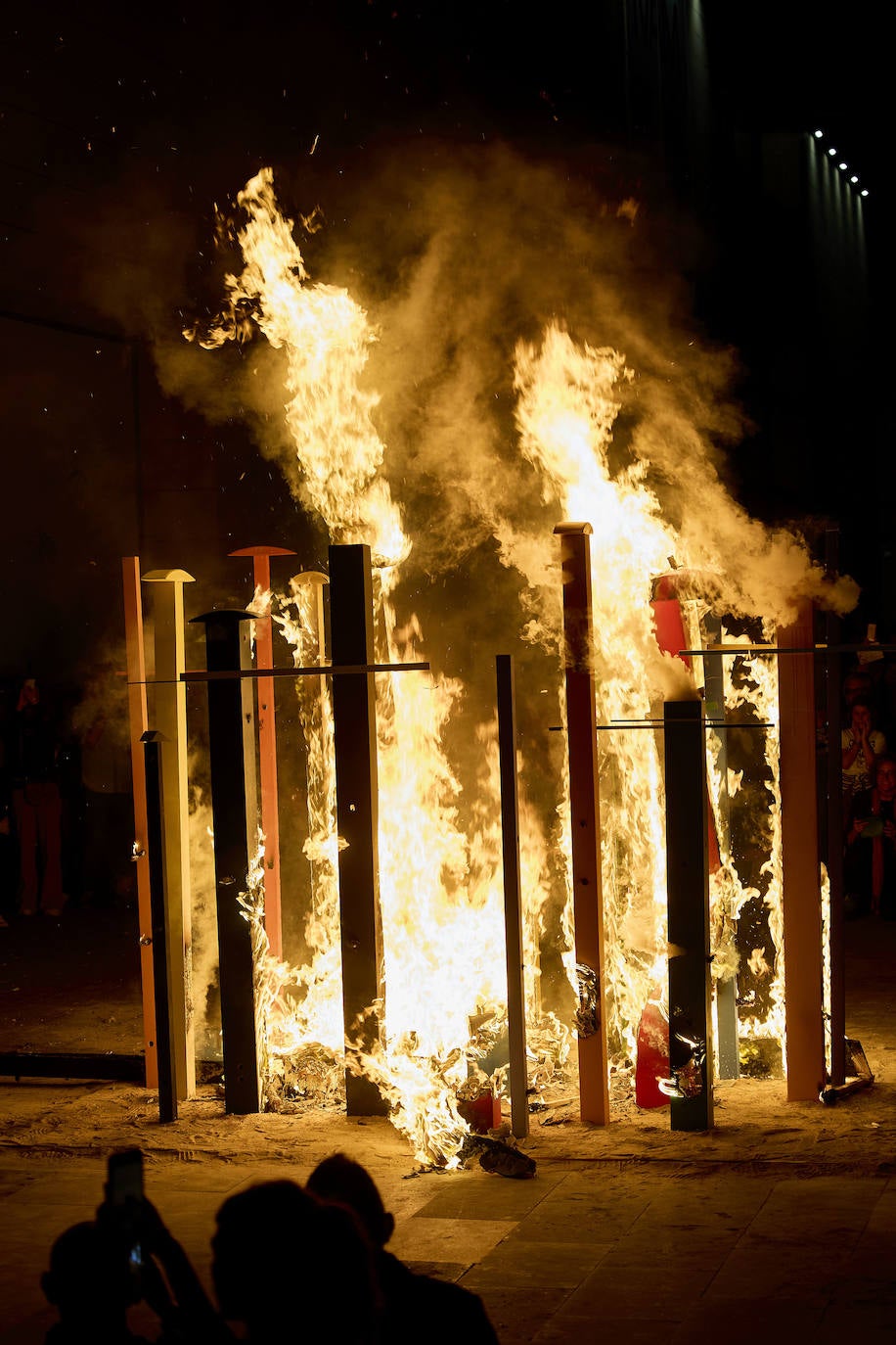 El IVAM festeja la Noche Europea de los Museos con la &#039;cremà&#039; de la falla del artista Alfredo Ruiz