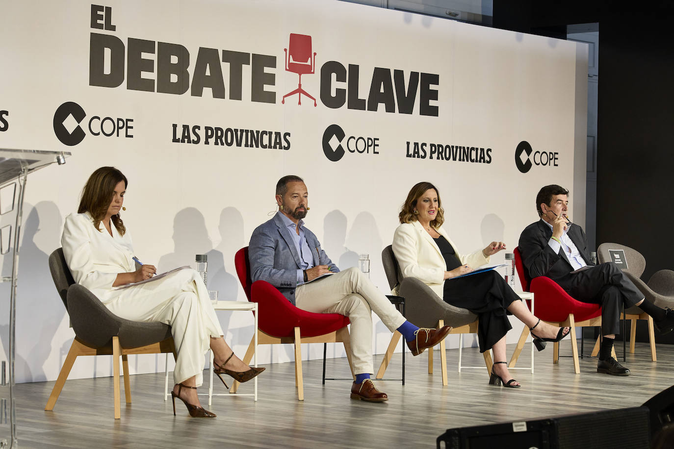 Los candidatos a la alcaldía de Valencia, en el último debate clave de LAS PROVINCIAS