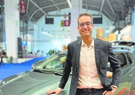 Francisco Hidalgo, en el stand Dacia de Automobile Barcelona.