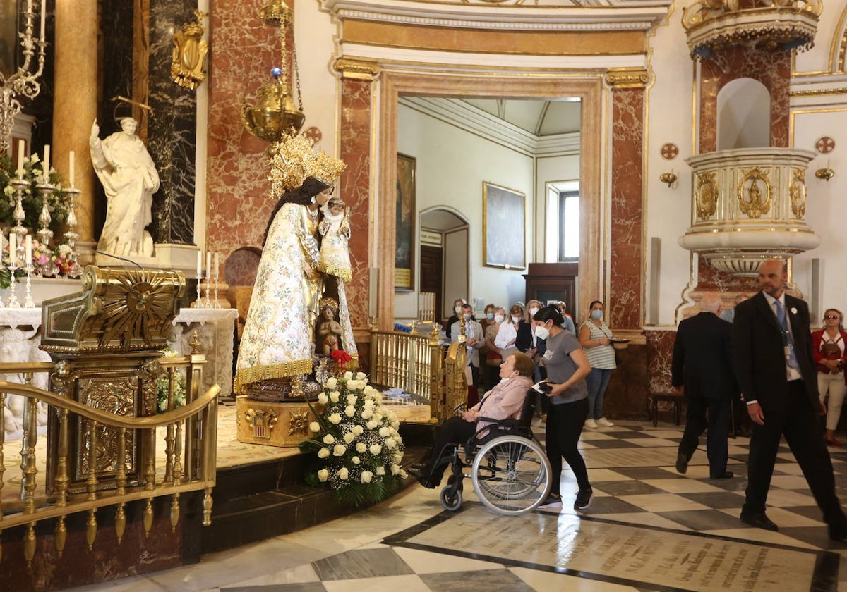 Acto del Besamanos del pasado año en la Basílica de la Virgen.