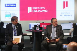 Javier Quesada y Vicente Boluda, este martes, en la Marina.