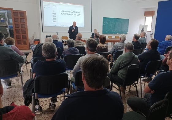 Reunión celebrada en Cooperativa del Campo de Moixent.