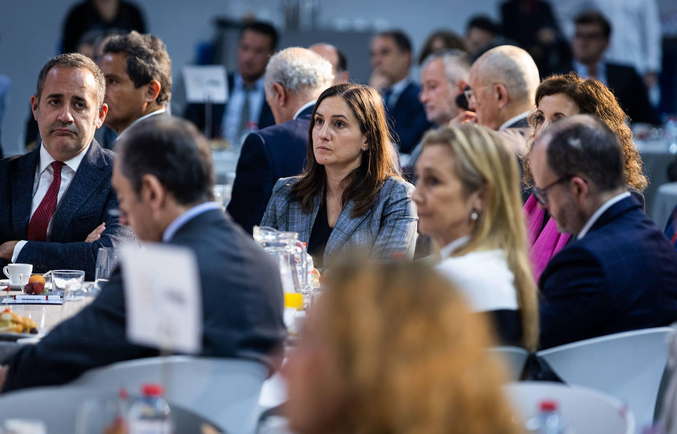 El ministro de Exteriores, José Manuel Albares, visita LAS PROVINCIAS