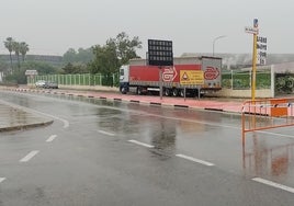 Acceso a Xàtiva por la carretera de Simat.