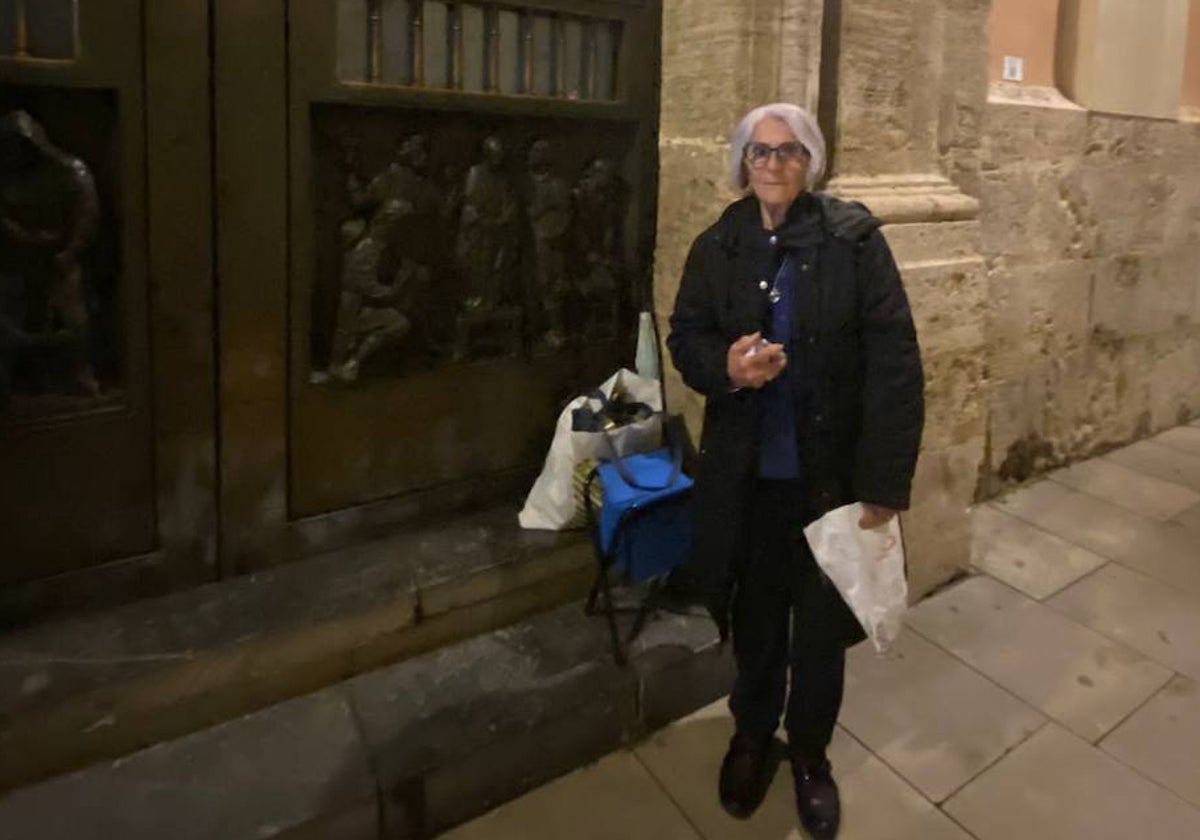 María Luisa Rosa Alfaro, en la puerta de la Basílca.