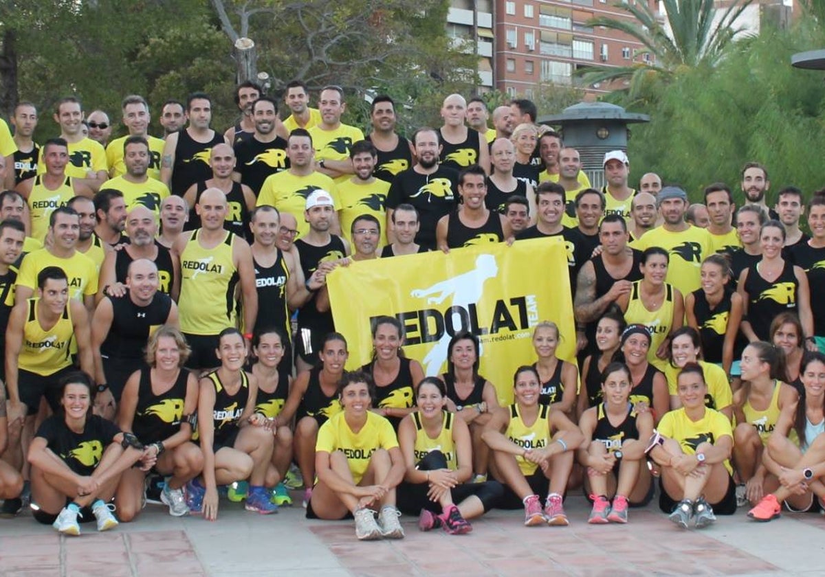 Varios socios del club antes de empezar una carrera.