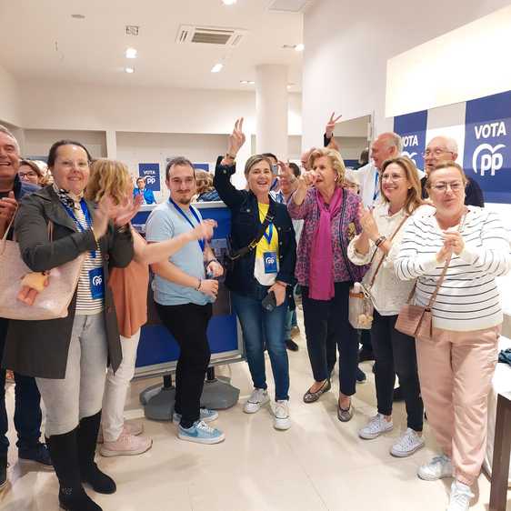 Celebración en la sede popular de Alzira.