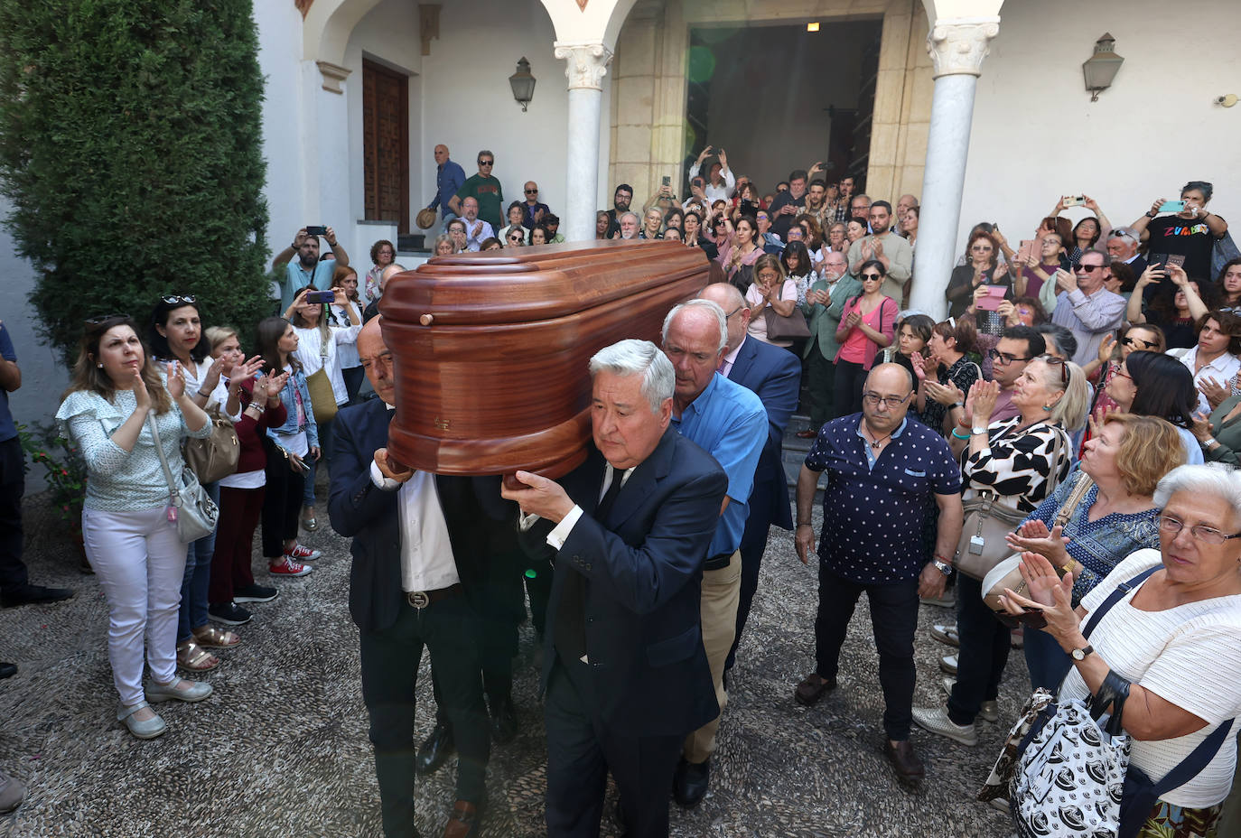 Familiares y amigos despiden a Antonio Gala