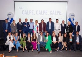 César Sánchez con el resto de integrantes de la lista del PP de Calp.