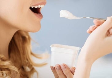 ¿Yogur entero o desnatado?: este es el que debes elegir si quieres adelgazar y perder grasa