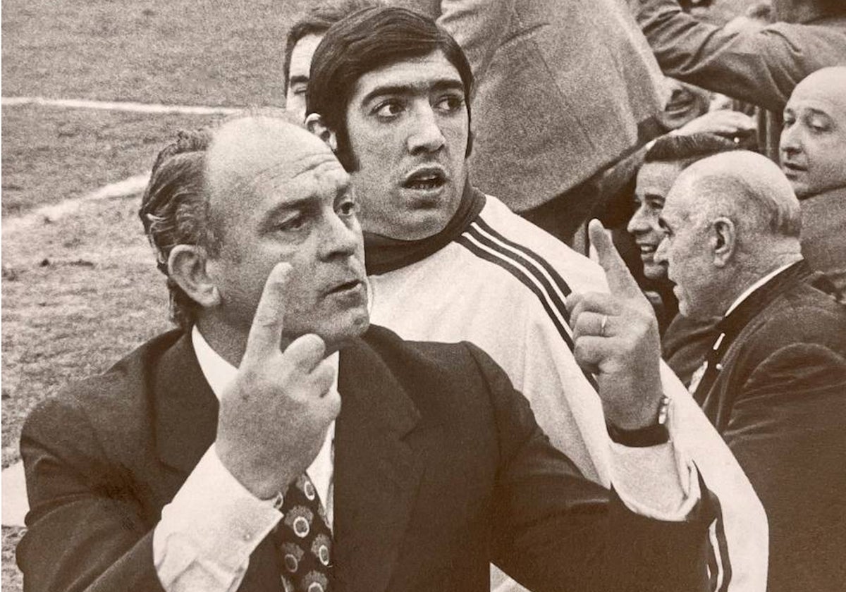 Di Stéfano pregunta por el resultado del Manzanares que finalmente le dio la Liga al Valencia.