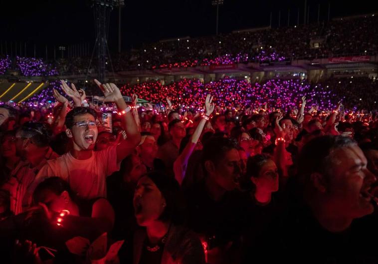 Varios fans en el concierto de Coldplay celebrado en Barcelona.