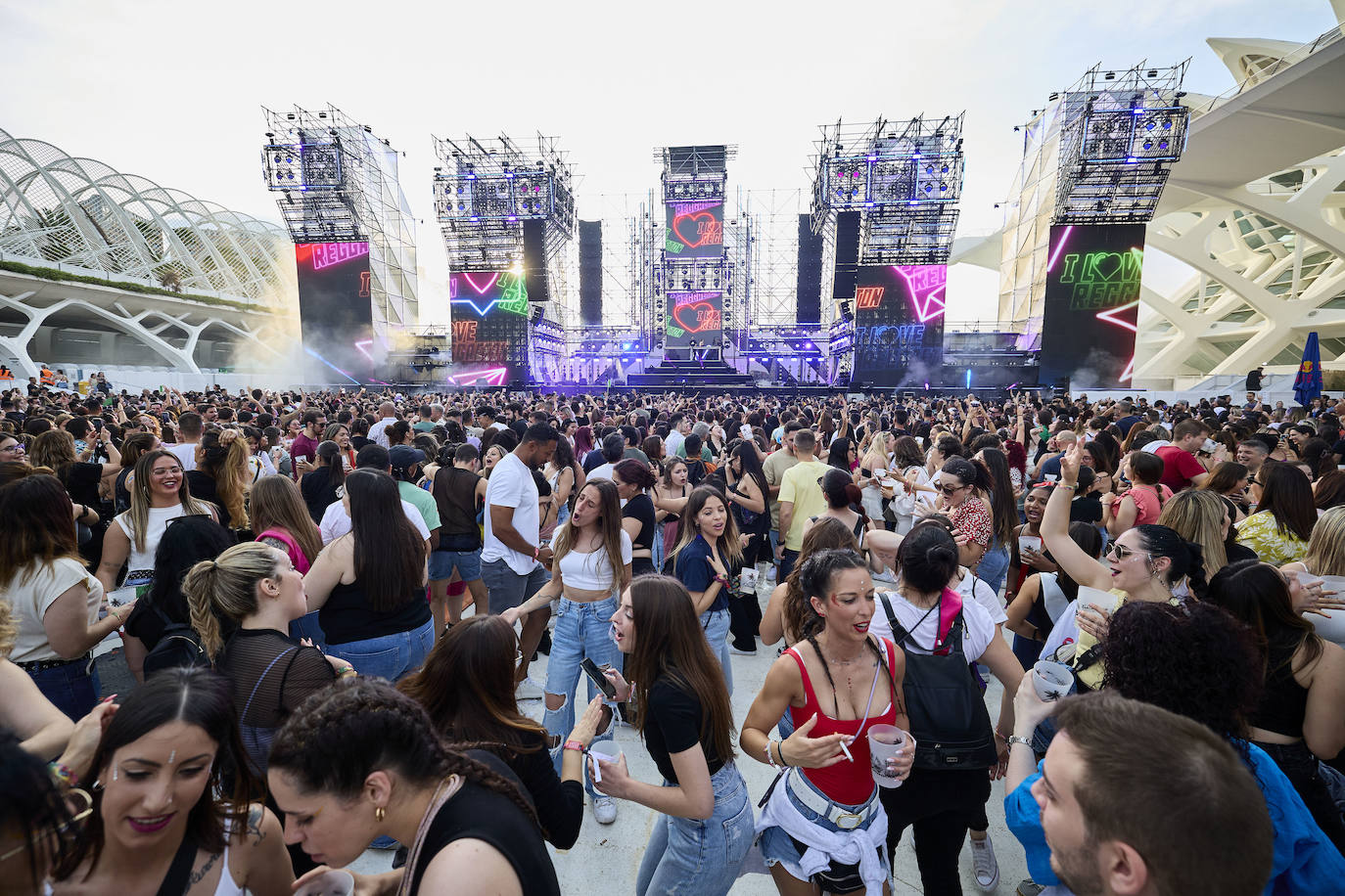 El reggaeton conquista la Ciudad de las Artes y las Ciencias de Valencia