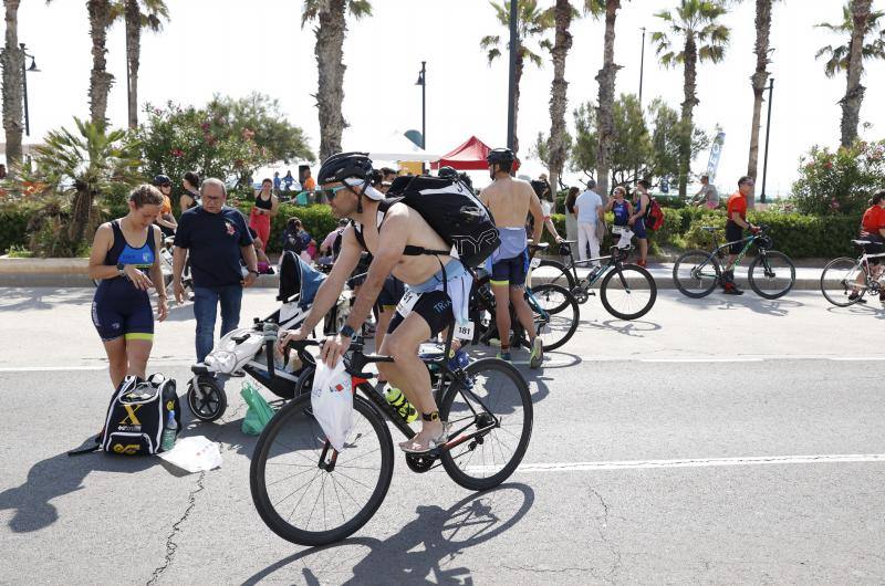Las imágenes del III Triatlón Valencia-Playa de la Malvarrosa