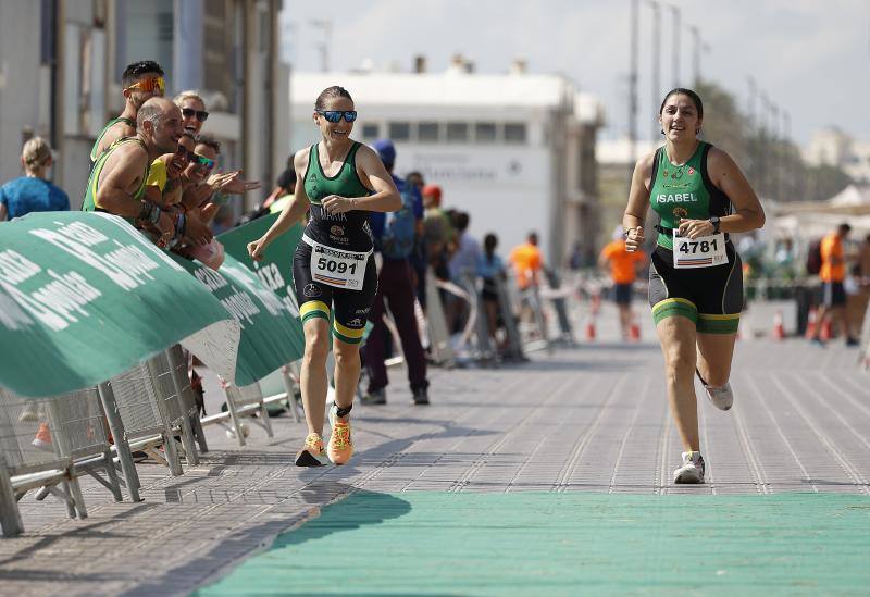 Las imágenes del III Triatlón Valencia-Playa de la Malvarrosa