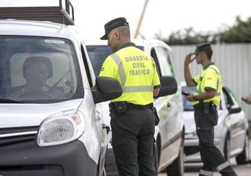 La nueva campaña de la DGT que comienza esta semana y por la que debes revisar tu coche