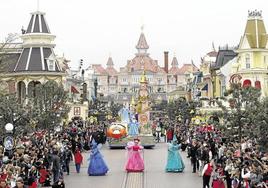 Una cabalgata en Disneyland París.