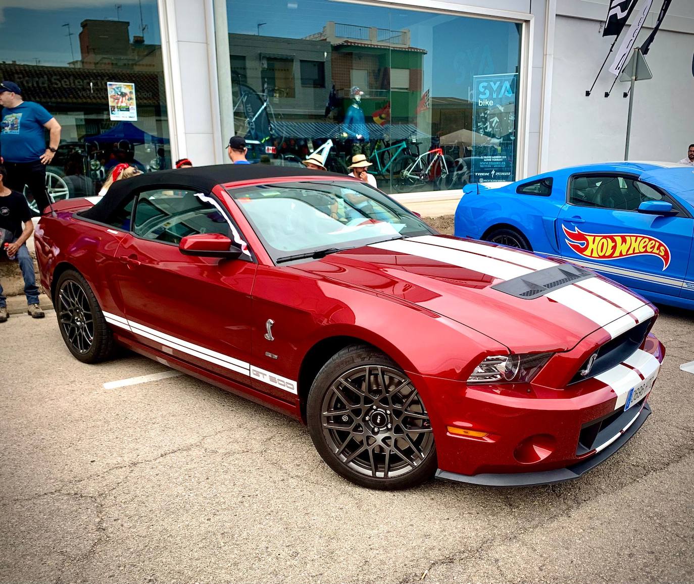 Los mejores coches americanos, en Rafelbunyol