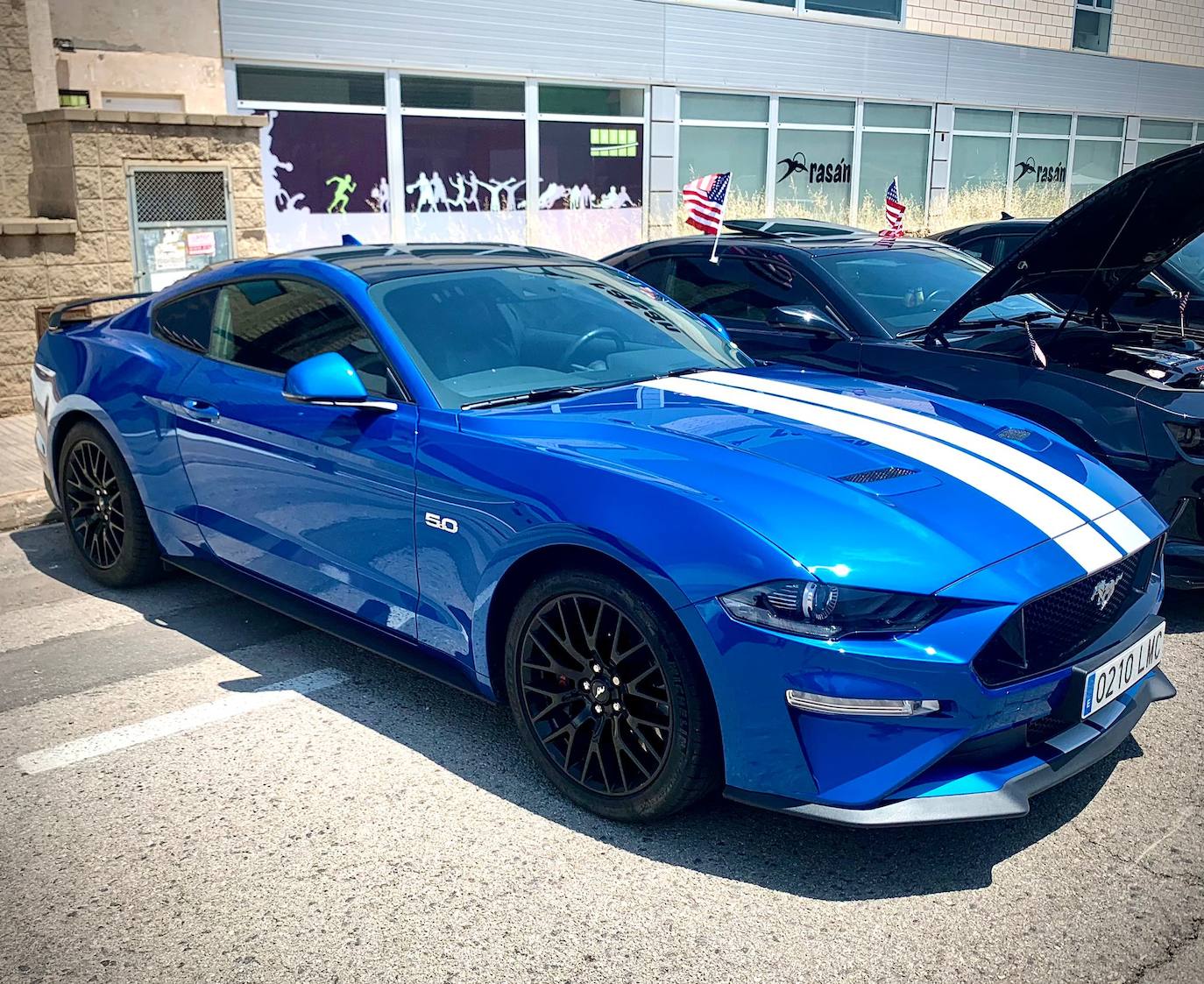 Los mejores coches americanos, en Rafelbunyol