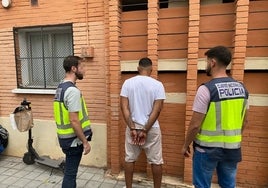 Imagen de un arresto en el barrio de la Fuensanta.