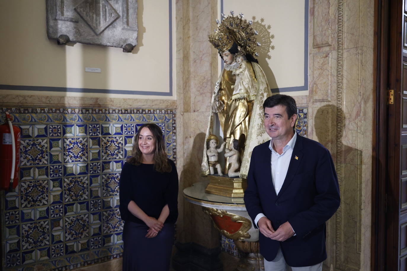 Fotos: la Virgen, trasladada al Museo Municipal de Valencia