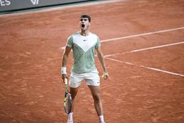 Carlos Alcaraz, en el partido de cuartos de final de Roland Garros ante Tsitsipas.