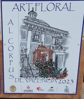 Imagen secundaria 2 - Lina Roig, profesora de l'Escola Valenciana d'Art Floral y decoración del monumento de Amics del Corpus obra de Juanjo García. 