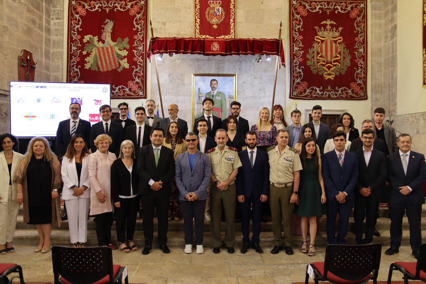 Foto de familia tras la entrega de los premios.